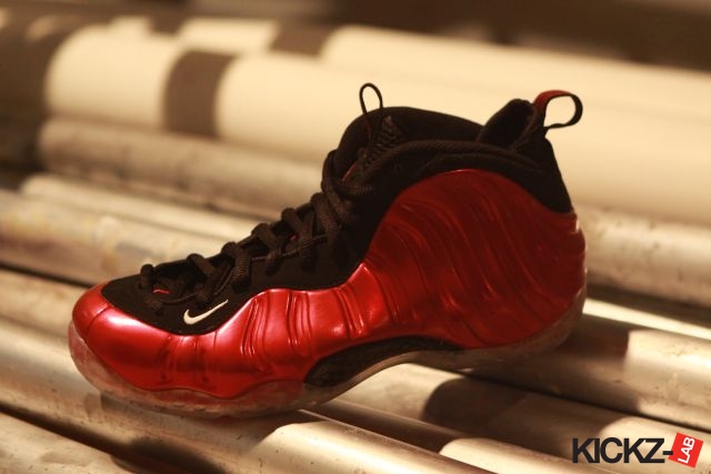 Nike Air Foamposite One Varsity Red 2