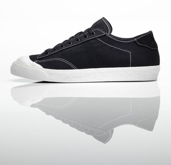 Nike All Court 2 05