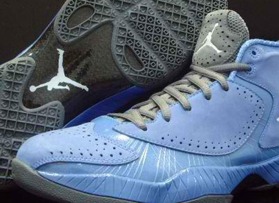 Air Jordan 2012 University Blue 3