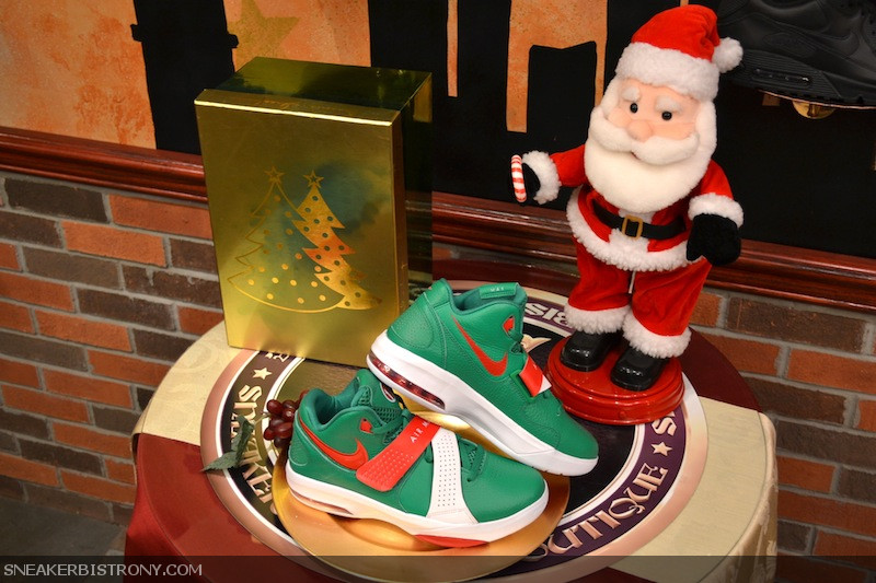 Nike Air Max Sweep Thru Amare Stoudemire Christmas Pe 3