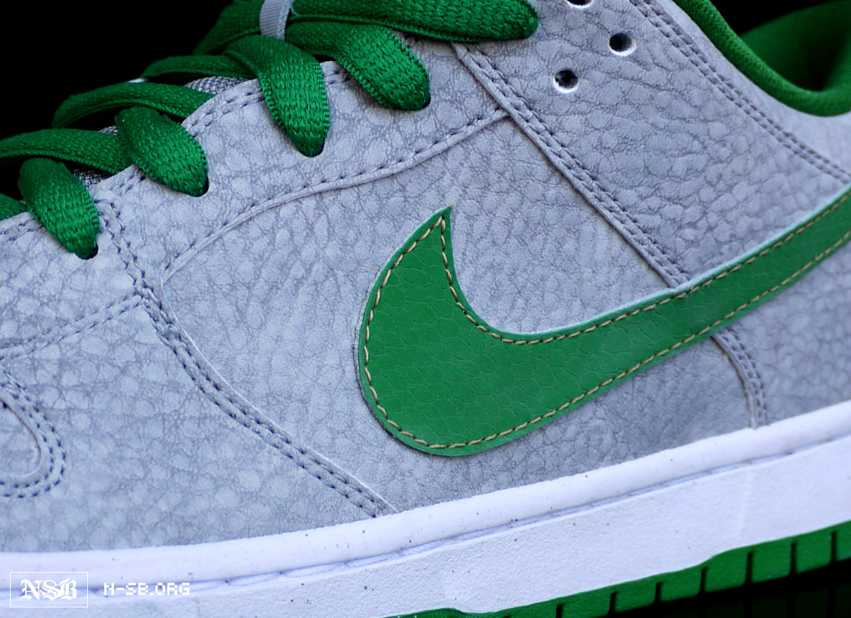 Nike Sb Dunk Low Medusa 00