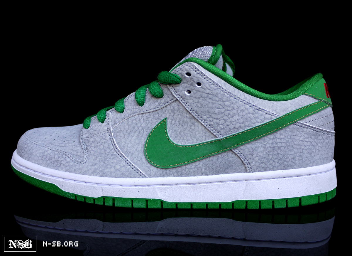 Nike Sb Dunk Low Medusa 01