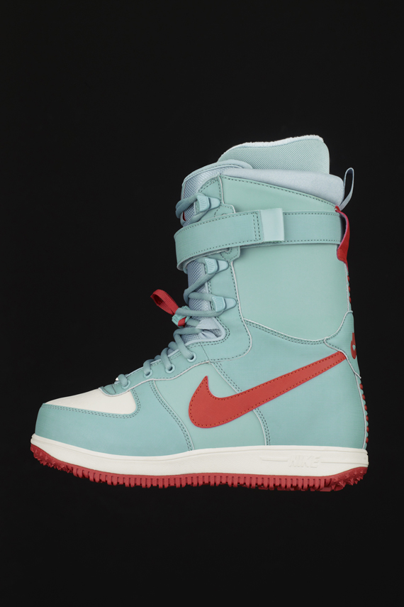Nike Snowboarding Ho 2011 30