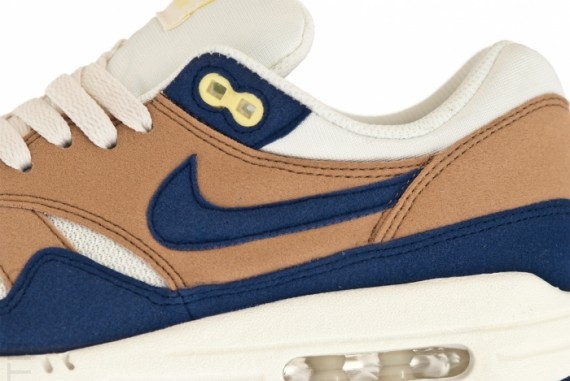 Nike WMNS Air Max 1 – Shale – Lylac Blue