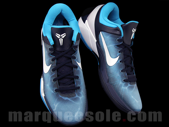 Nike Zoom Kobe 7 Shark 4