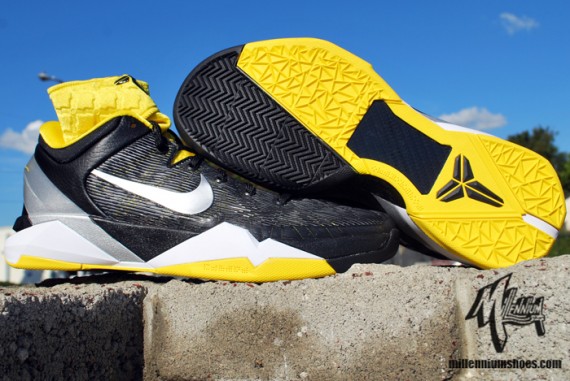 Nike Zoom Kobe VII Supreme - Arriving at Retailers