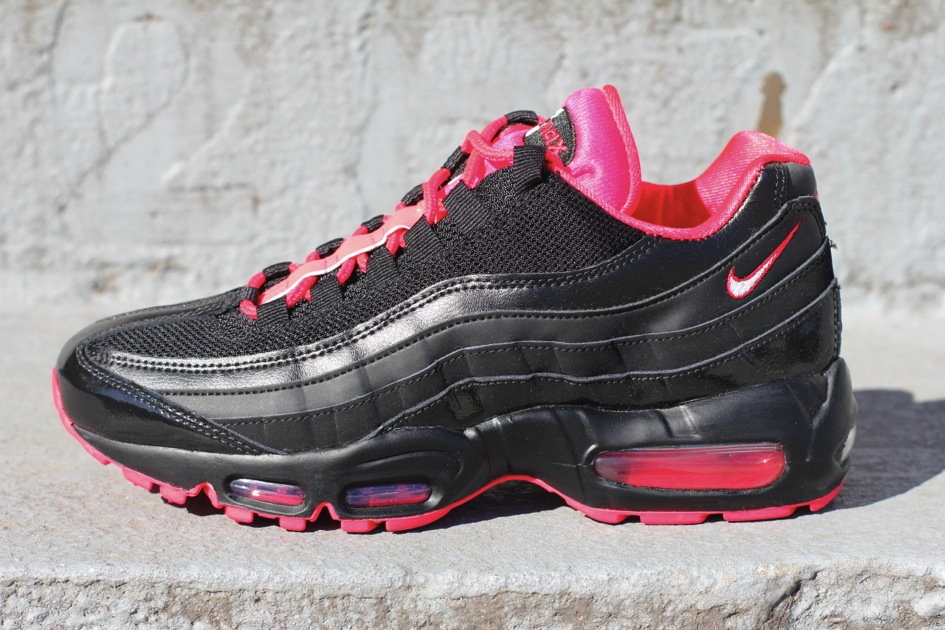 Nike Air Max 95 Wmns Black Siren Red 01