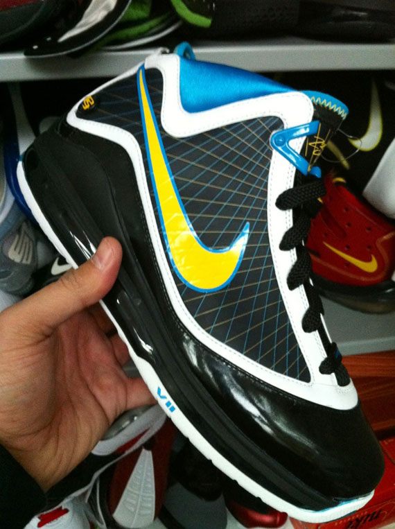 Nike Air Max Lebron Vii Fortune 25 Sample 