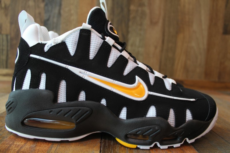 Nike Air Max Nm Black University Gold White 01