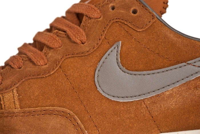 Nike Challenger Hazelnut Smoke Sail Calypso 2