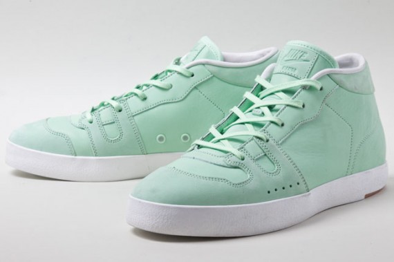 Nike Manor – Fresh Mint