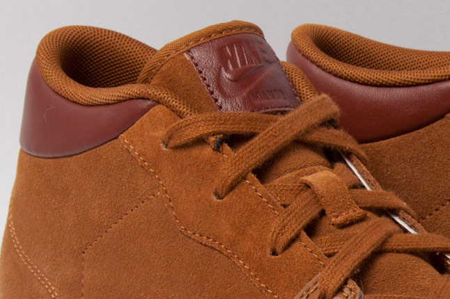 Nike Manor Hazelnut 1