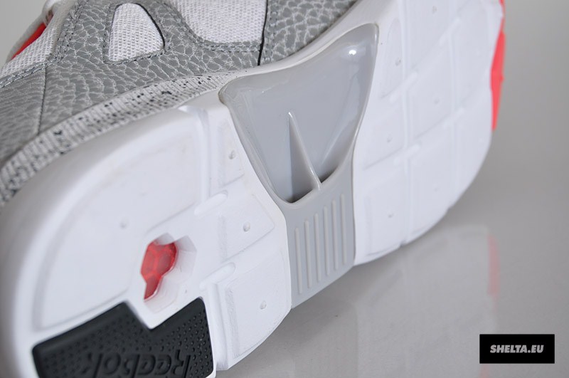 Reebok Ventilator Hls White Cement Cherry 9