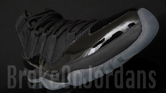 Air Jordan Xi Blackout 3