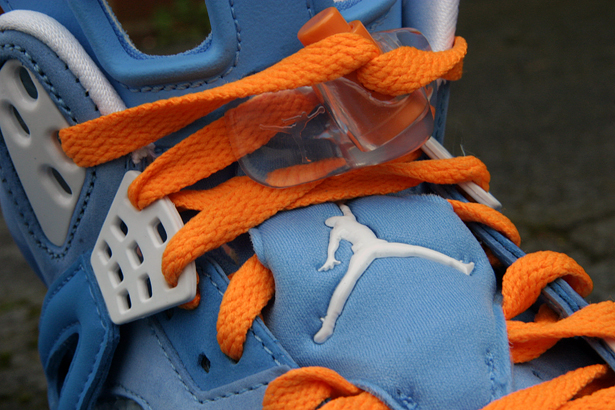 Jordan Spizike University Blue Italy Blue Vivid Orange 1