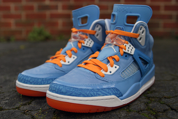 Jordan Spizike University Blue Italy Blue Vivid Orange 4