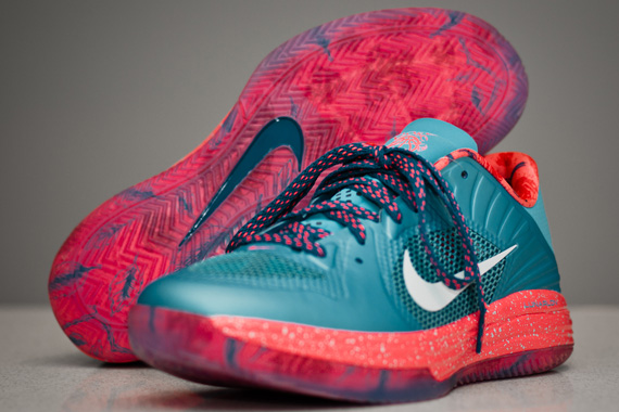 Nike Lunar Hypergamer Low Rose Classic Pe 1