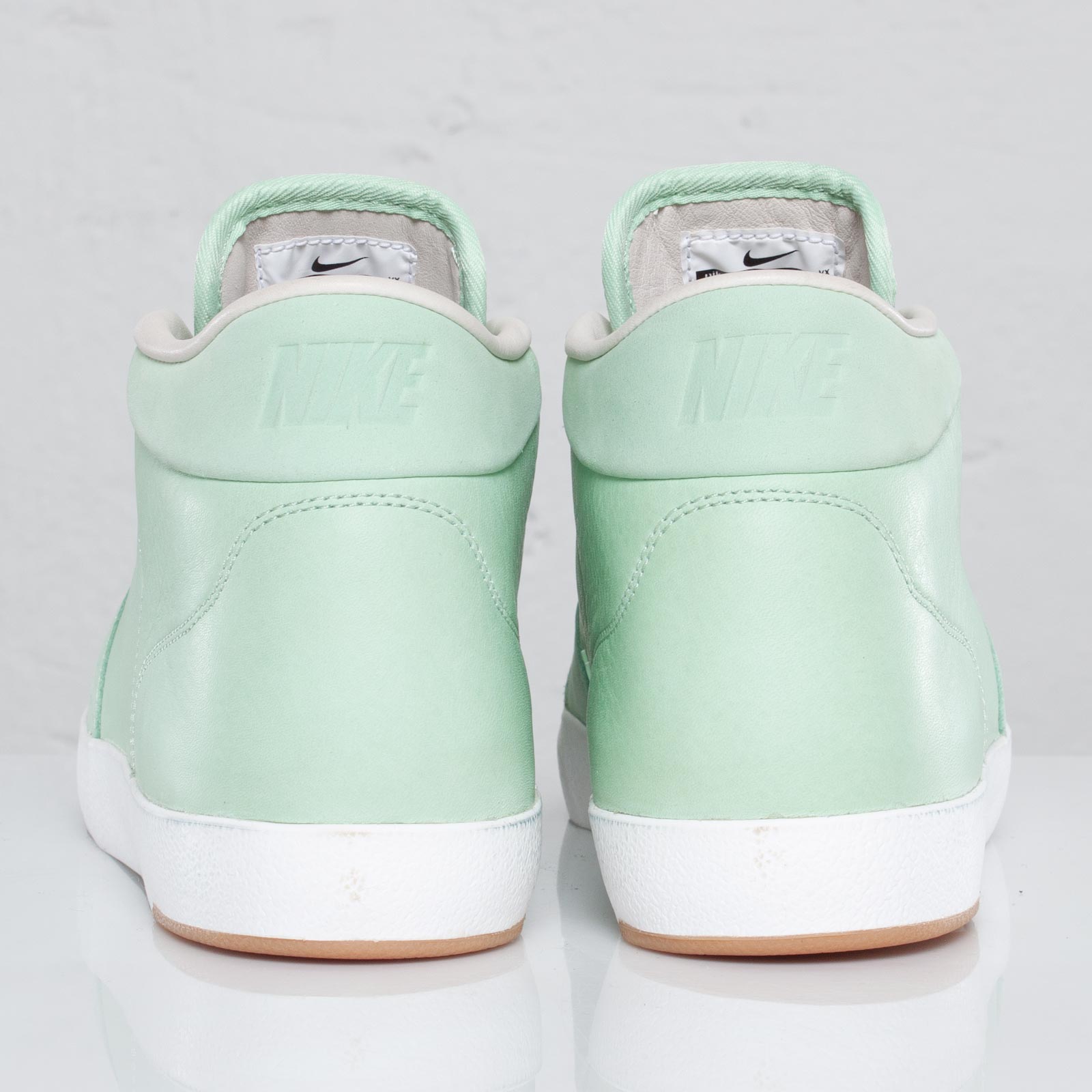 Nike Manor Premium Nsw Fresh Mint Summit White 4