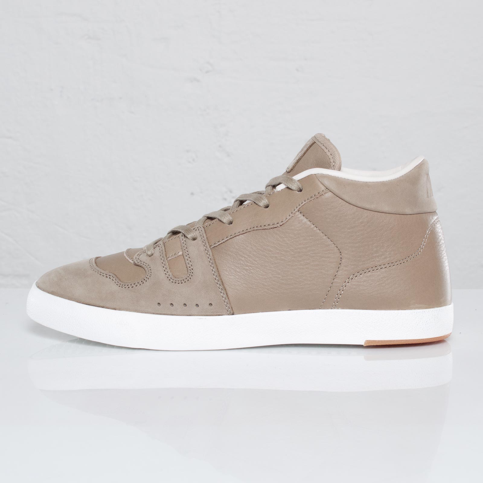 Nike Manor Premium Nsw Khaki Summit White 1