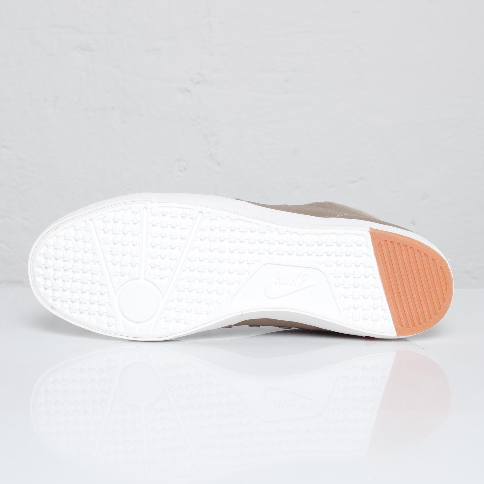 Nike Manor Premium Nsw Khaki Summit White 5