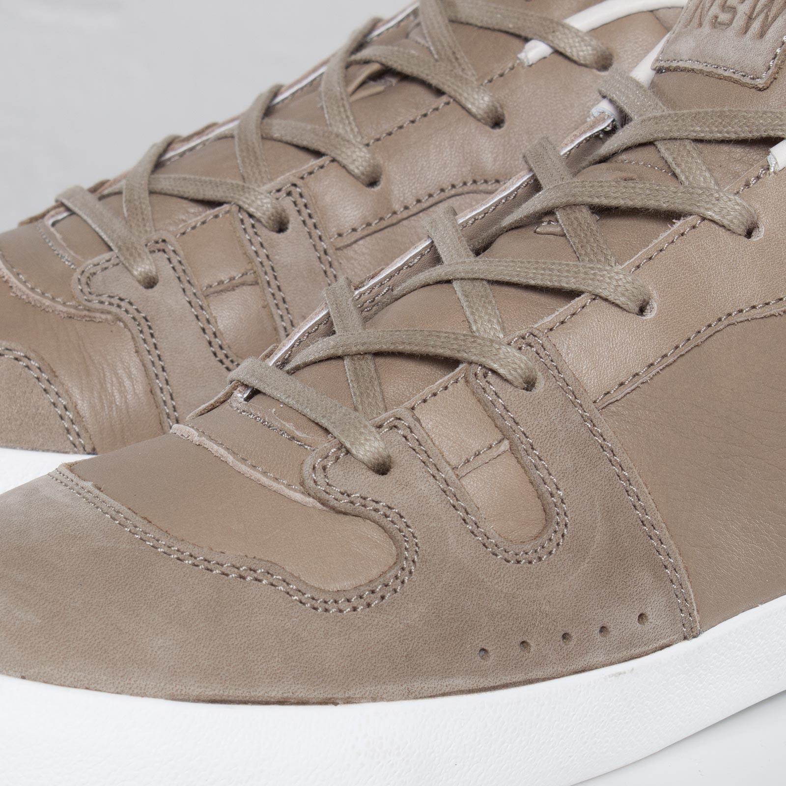 Nike Manor Premium Nsw Khaki Summit White 7