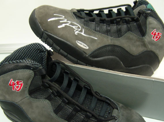 Air Jordan X 'Shadow' - OG Autographed '45' Sample