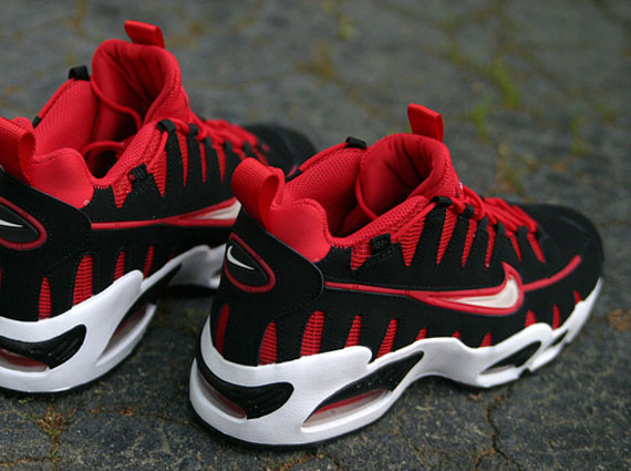 Nike Air Max NM - Black - Varsity Red