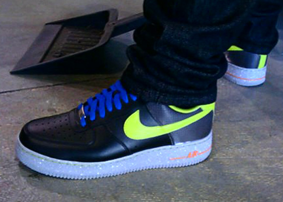 Nike Air Force 1 Low - Black - Yellow - Cement