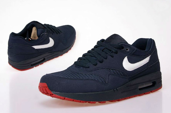 Nike Air Max 1 Obsidian University Red 1