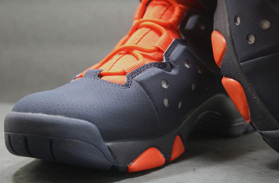 Nike Air Max Barkley Obsidian Team Orange 7