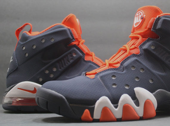 Nike Air Max Barkley Obsidian Team Orange 9