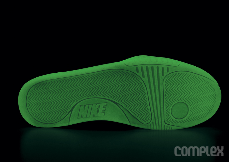 Nike Air Yeezy 2 New Images Design Sketches 06