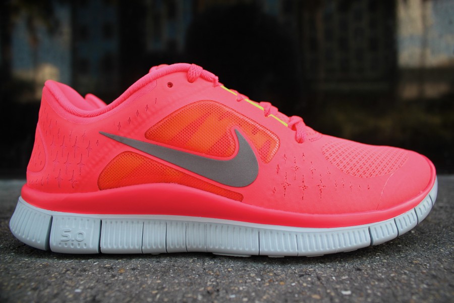 Nike Wmns Free Run 3 Hot Punch 1