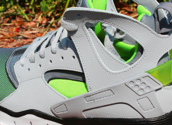 Nike Huarache Basketball 2012 - Wolf Grey - Action Green