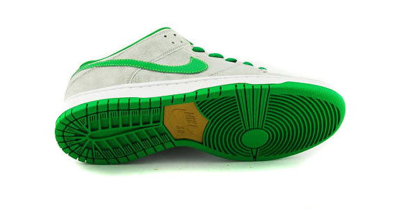 Nike Sb Dunk Low Matte Silver Classic Green Varsity Red 4