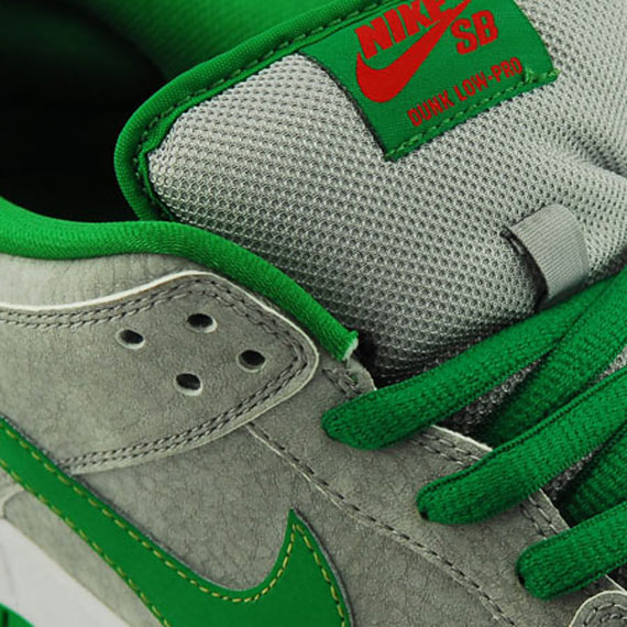 Nike Sb Dunk Low Matte Silver Classic Green Varsity Red 5