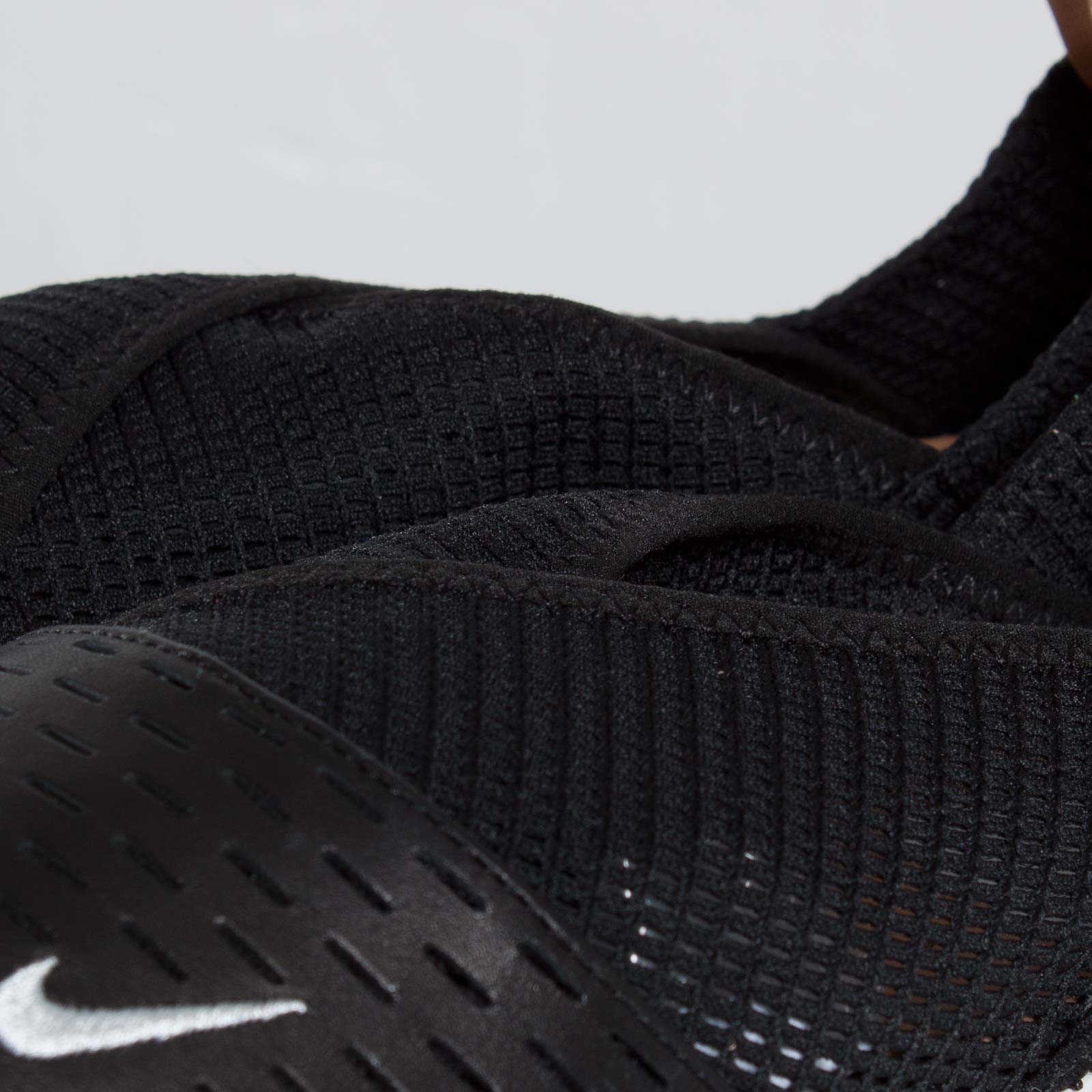 Nike Wmns Pocket Runner Ii Black Summit White 8