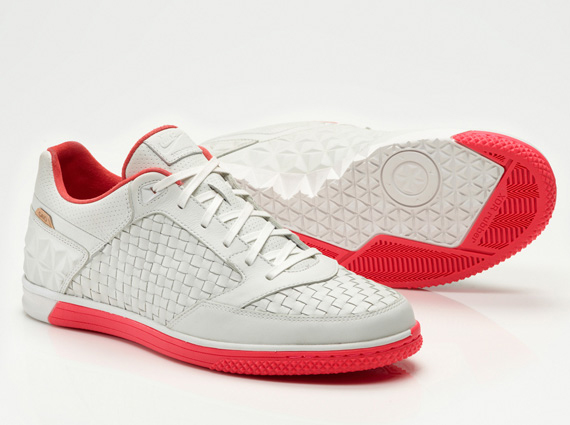 Nike Woven Street Gato 14
