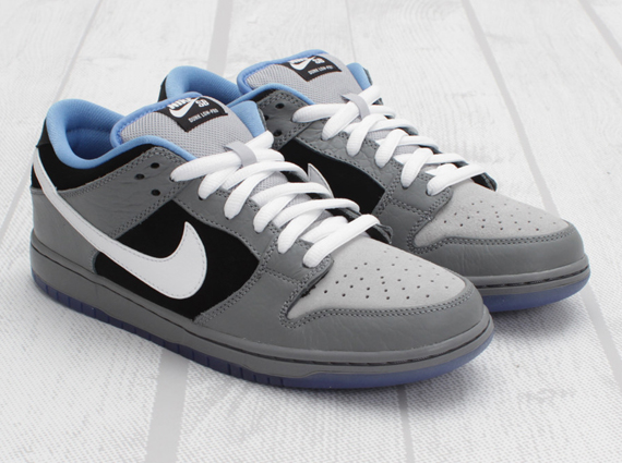 Nikesb Dunklowprem Coolgreywht 01
