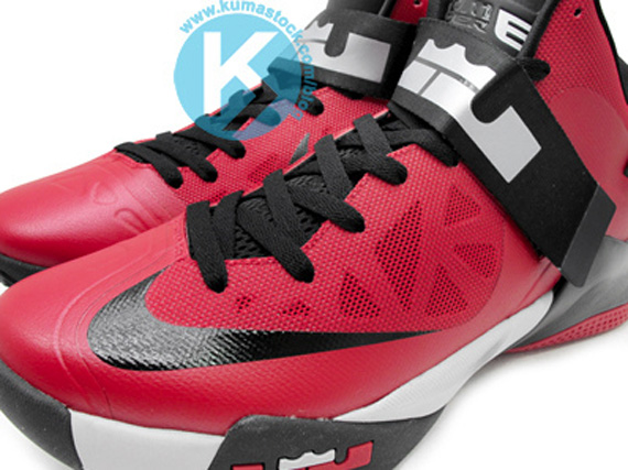 Nike Zoom Soldier VI - Red - Black 