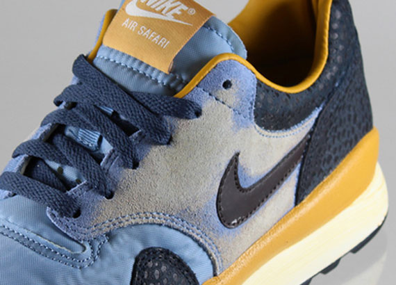 Nike Air Safari VNTG - Available