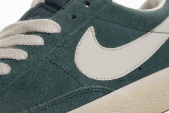 Nike Blazer Low Premium VNTG – Hasta – Sail – Gum