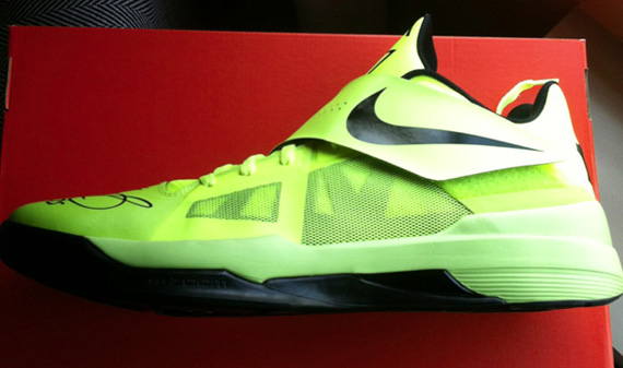 Nike Zoom Kd Iv Queenie Autograph 3