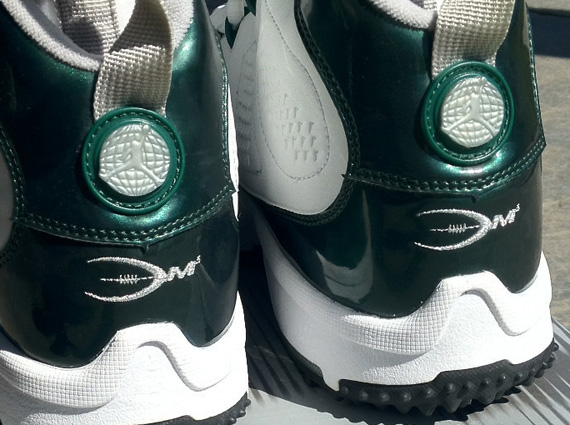 Air Jordan IX – Donovan McNabb Turf Trainer PE on eBay