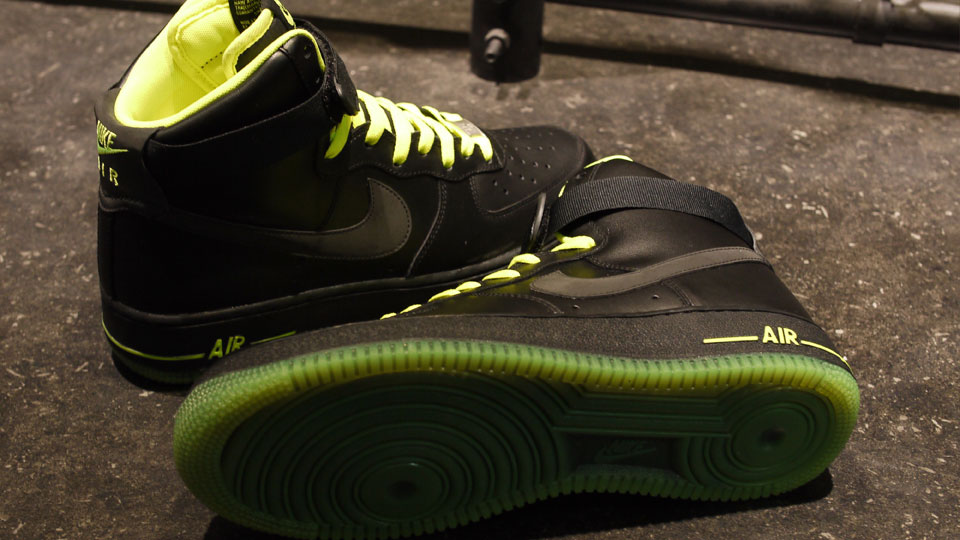 Nike Air Force 1 High Black Volt 4