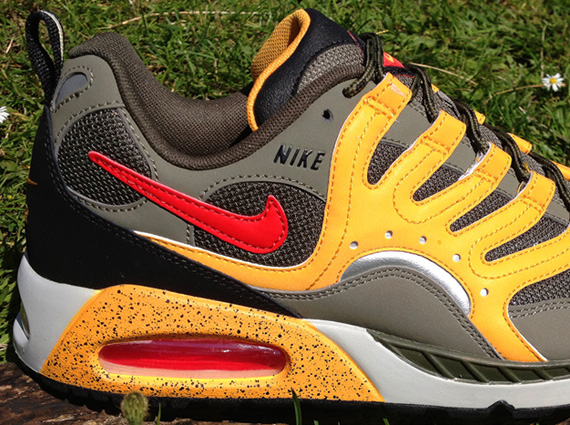 Nike Air Max Humara Olive Red Orange 2