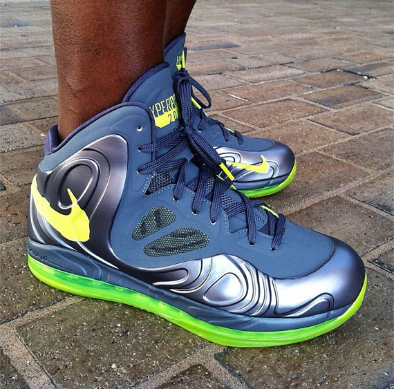 Nike Air Max Hyperposite Charcoal Atomic Green 2