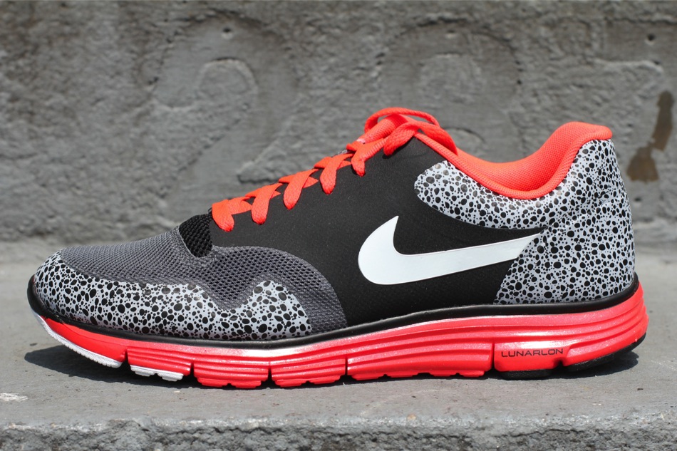 Nike Lunar Safari Fuse Black Bright Crimson Dark Grey 2