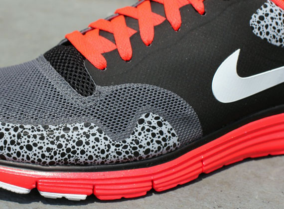 Nike Lunar Safari Fuse+ - Black - Bright Crimson - Dark Grey