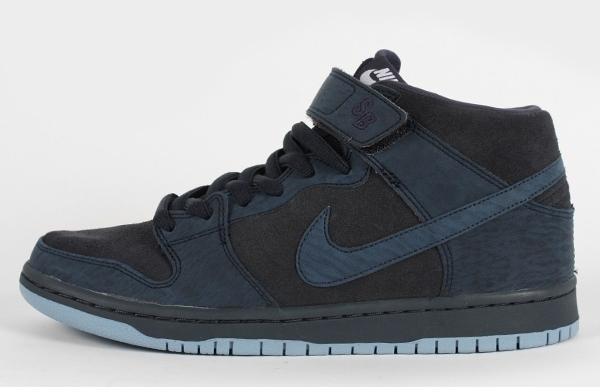 Nike Sb Dunk Mid Dark Obsidian Thunder Black 05